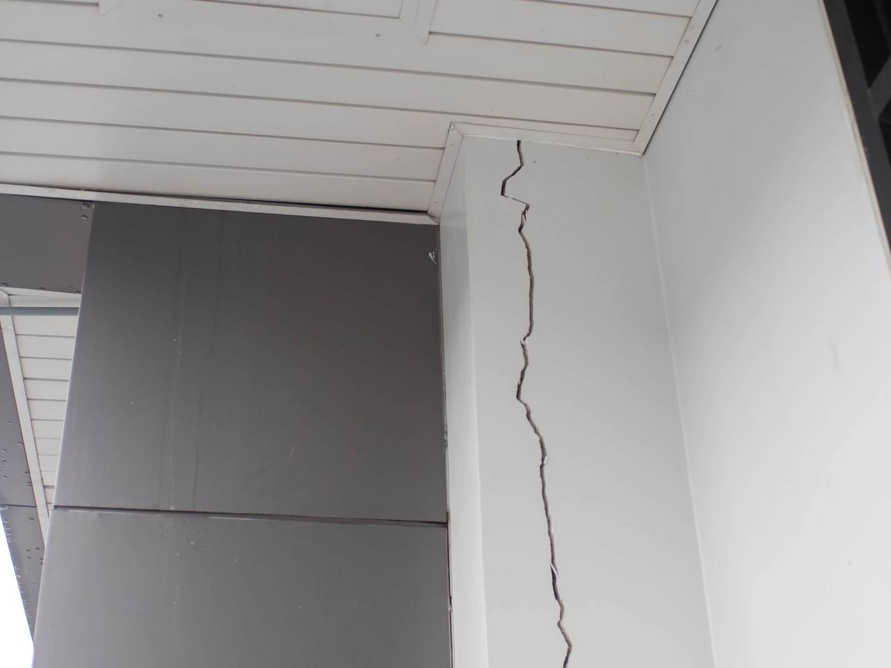 Crack Repairs & Wall Patching